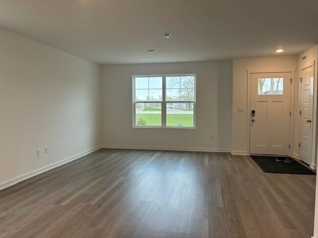 Building Photo - Brand New 3 Bedroom - 2.5 Bath Condo in Union Grove