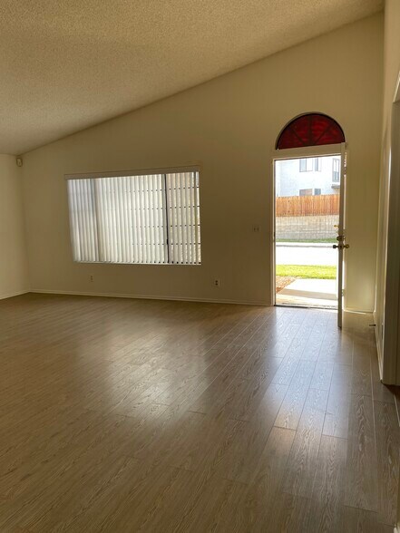 Building Photo - 37108 La Contempo Ave