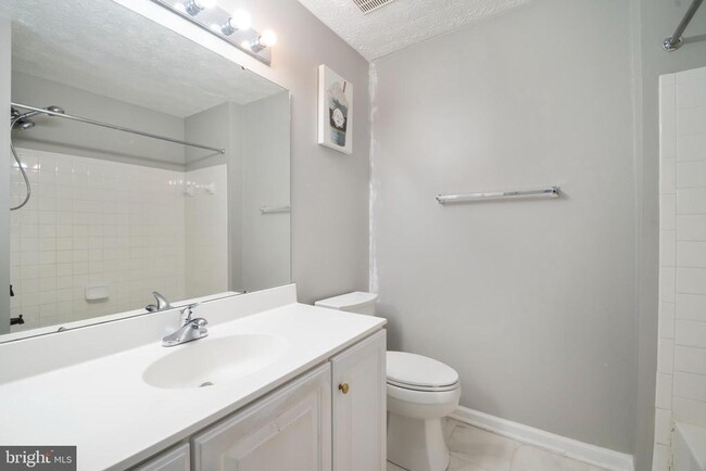 Building Photo - 5224 Leavers Ct