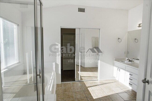 Building Photo - 28075 Daydream Way