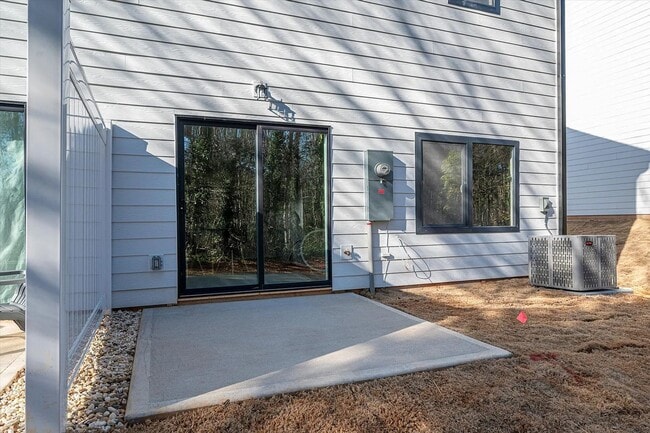 Building Photo - 2025 Built Townhome - Move-In Ready!