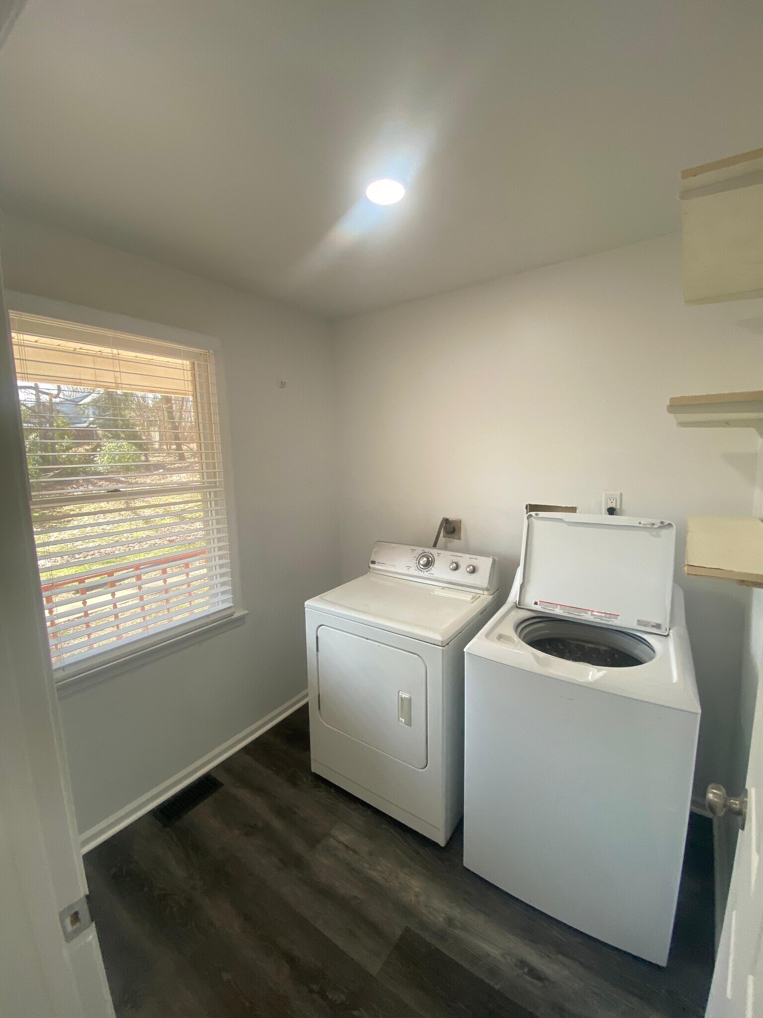 Washer / dryer - 1637 Winter Ave