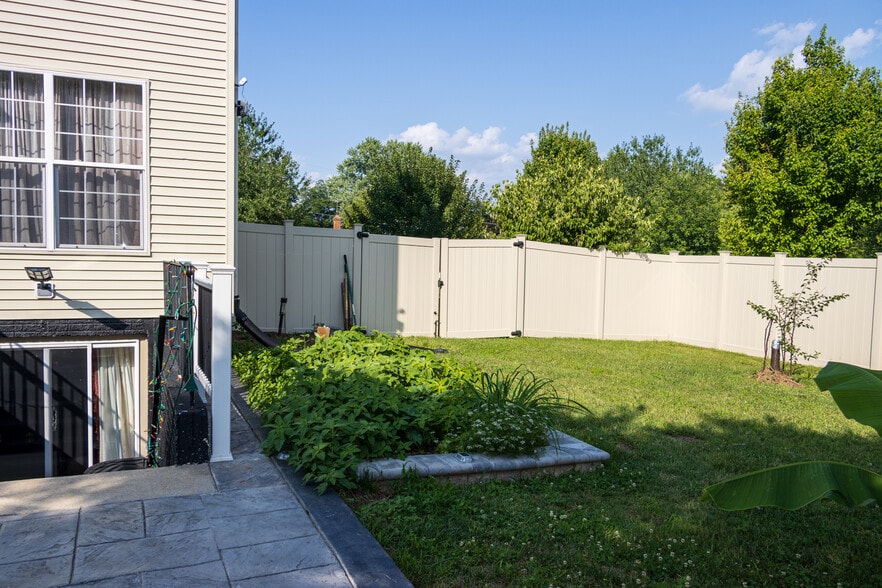 Building Photo - 12808 Penny Ln