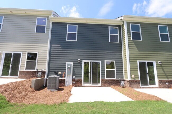 Building Photo - 2828 Trinity St