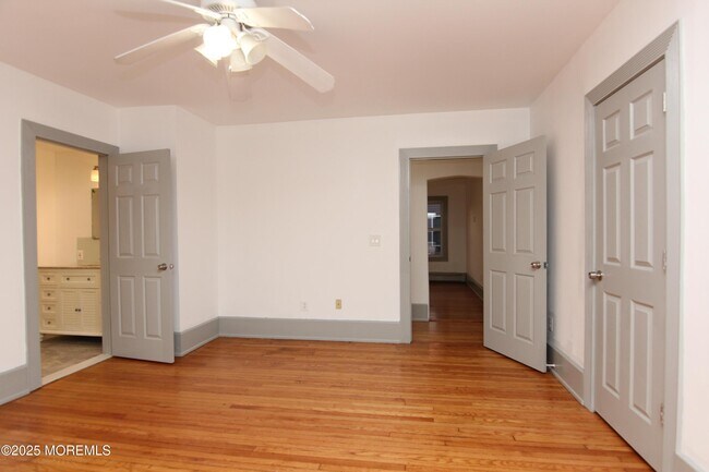 Building Photo - 142 Morris Ave