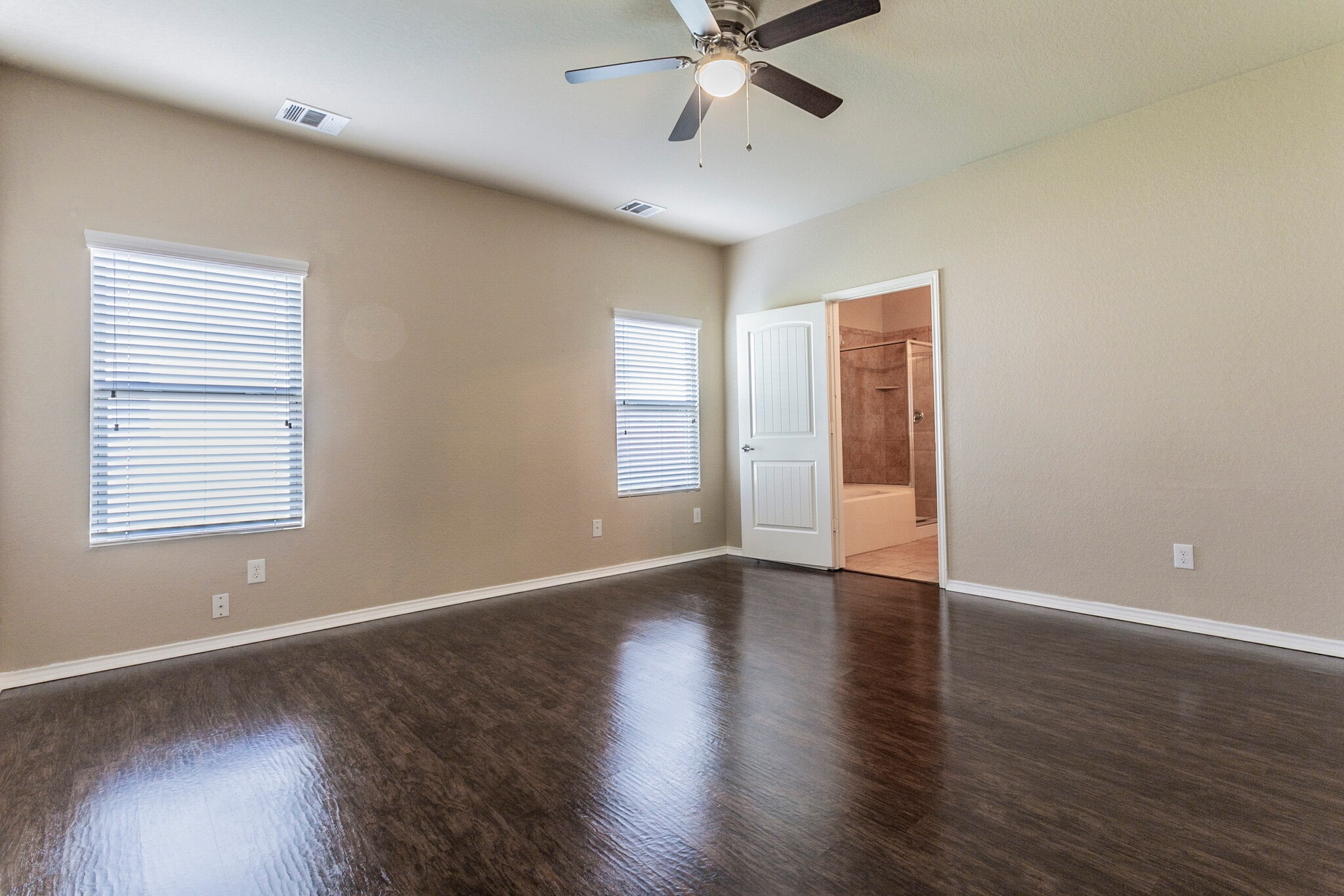 Building Photo - 802 Lee Trevino