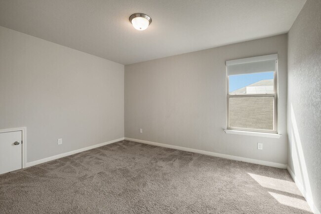 Building Photo - Where Style Meets Function in a Prime Setting