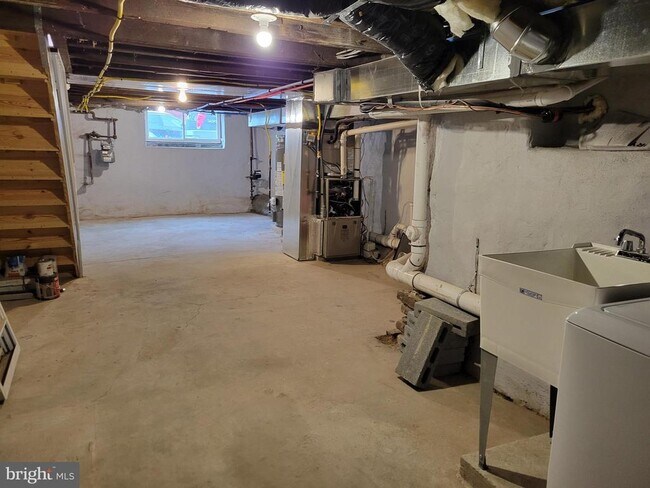 Building Photo - 1514 S 27th St