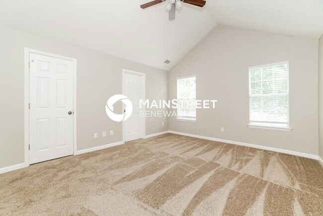 Building Photo - 3 Bedroom Pet-Friendly Home in Stockbridge, GA with Main Street Renewal