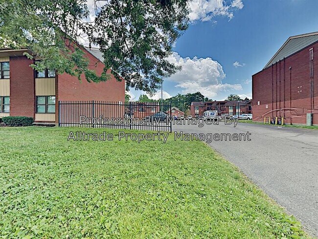 Building Photo - 5801 Russett Pl