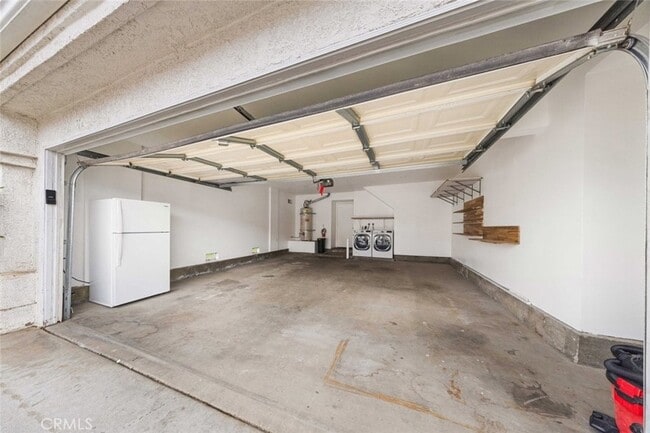 Building Photo - 7448 Bellingham Ave