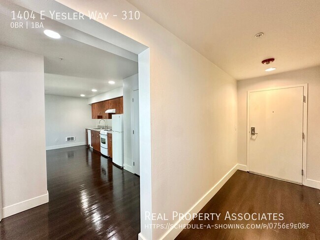 Building Photo - 1404 E Yesler Wy