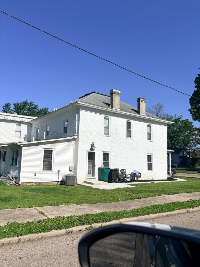 Building Photo - 203 E Reynolds St