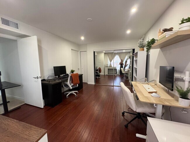 Building Photo - 1125 Crystal Way