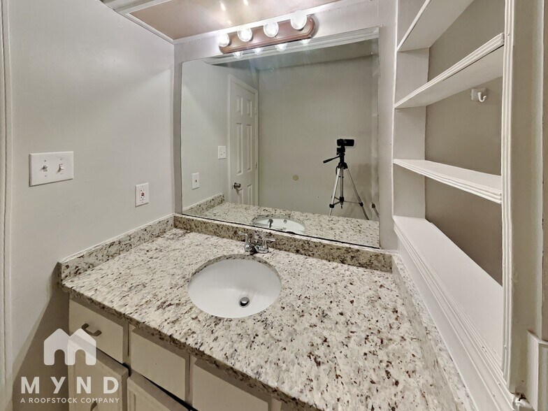 Building Photo - 6726 Beaverlodge Dr
