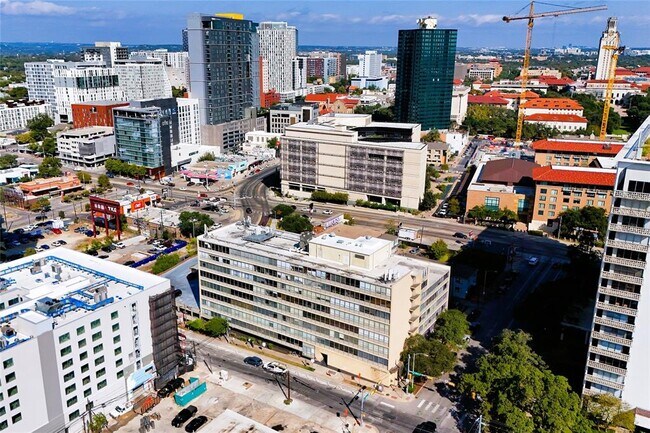 Building Photo - 1800 Lavaca St