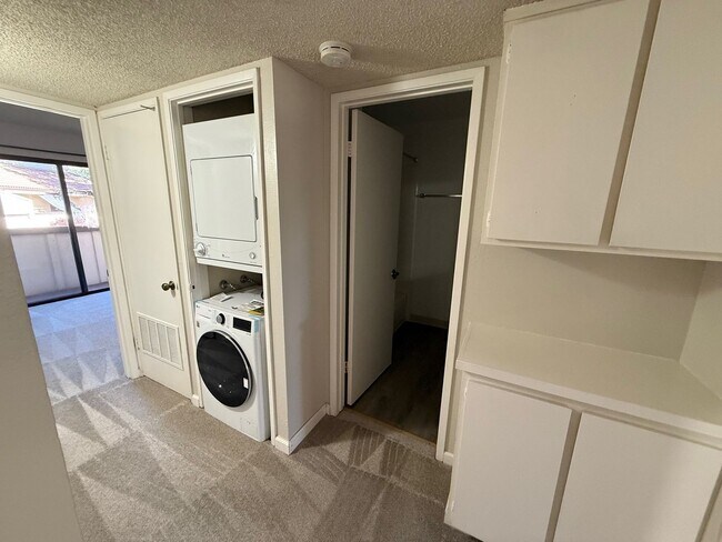 Building Photo - Upgraded 2 Bedroom One Bath Condo in Cambrian