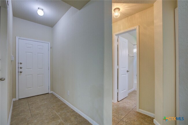 Building Photo - 775 Spectrum Dr