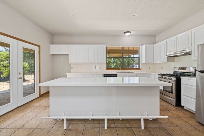 Building Photo - 12380 FM487