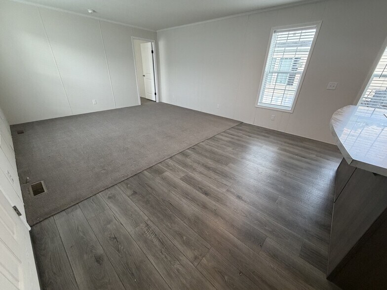 Building Photo - 15882 Villaire Ave