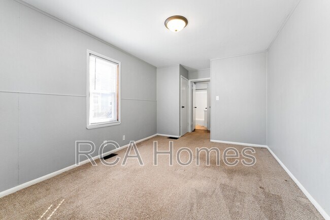 Building Photo - 2435 Shelby St