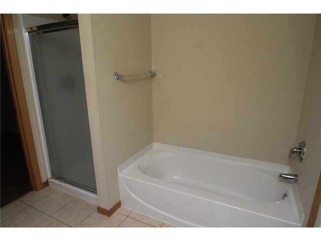 Building Photo - 14975 Pinto Ln