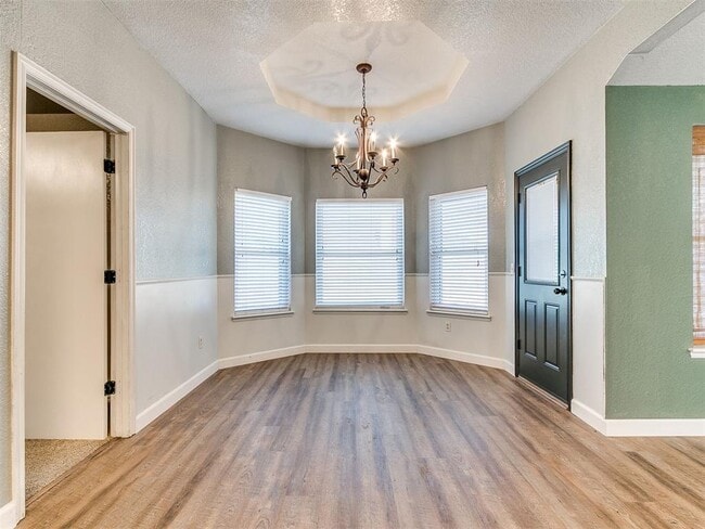 Building Photo - 617 Golden Eagle Dr