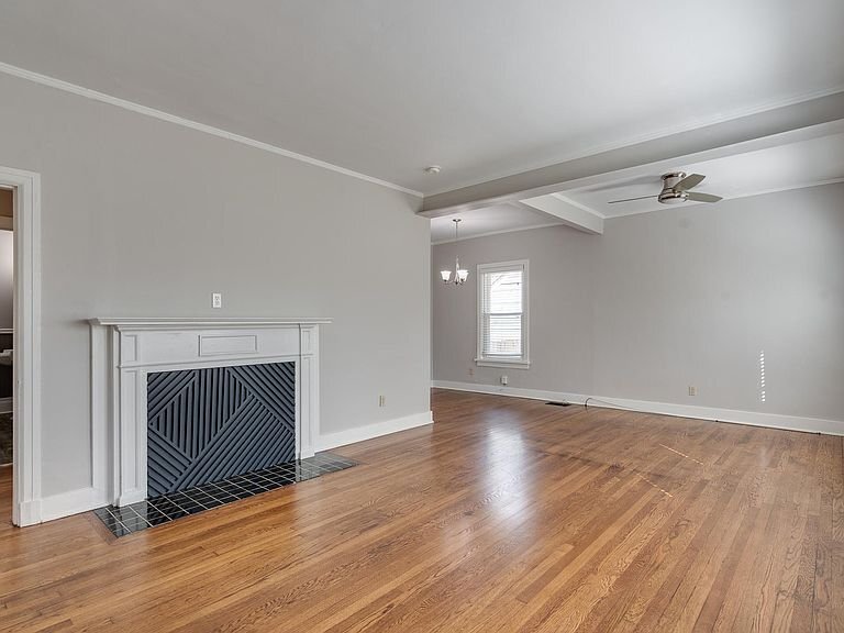 Building Photo - 1800 Mignon Ave