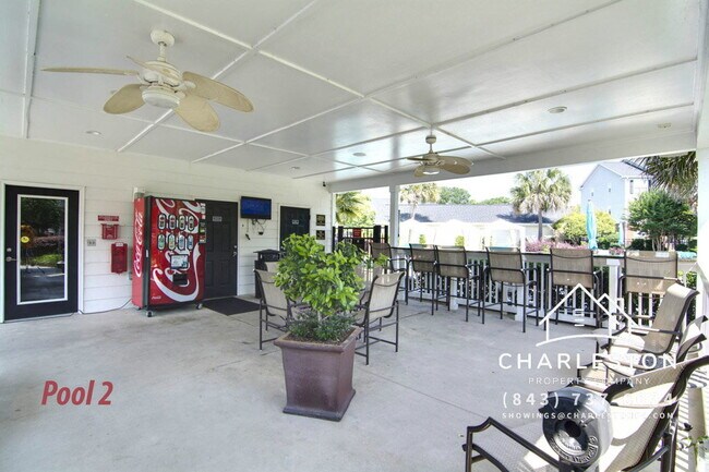 Building Photo - 45 Sycamore Ave