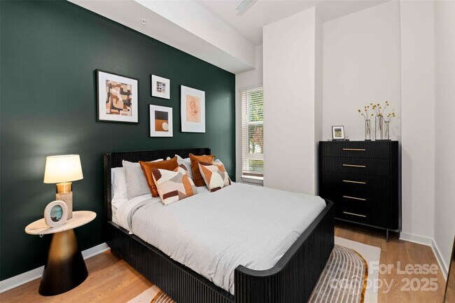 Building Photo - 3305 South Blvd