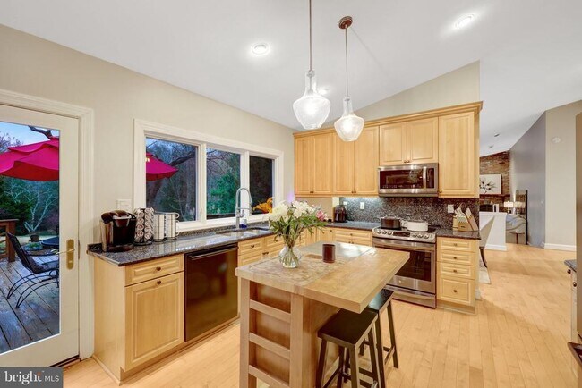 Building Photo - 10809 Nicholsridge Rd