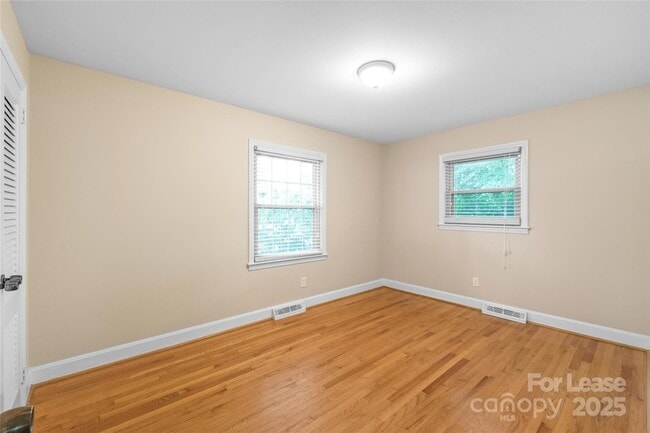 Building Photo - 2200 Collingdale Pl