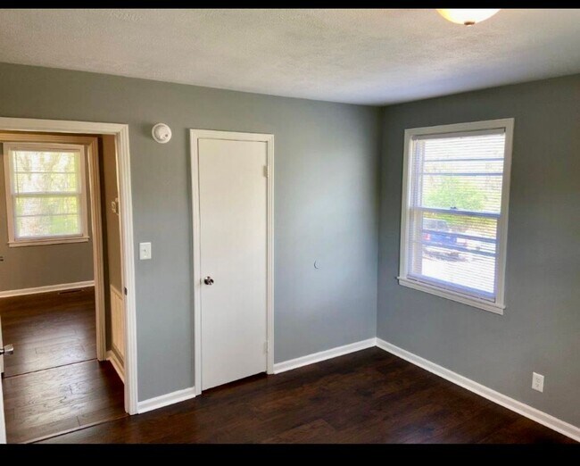 Building Photo - 155 Santa Fe Trail