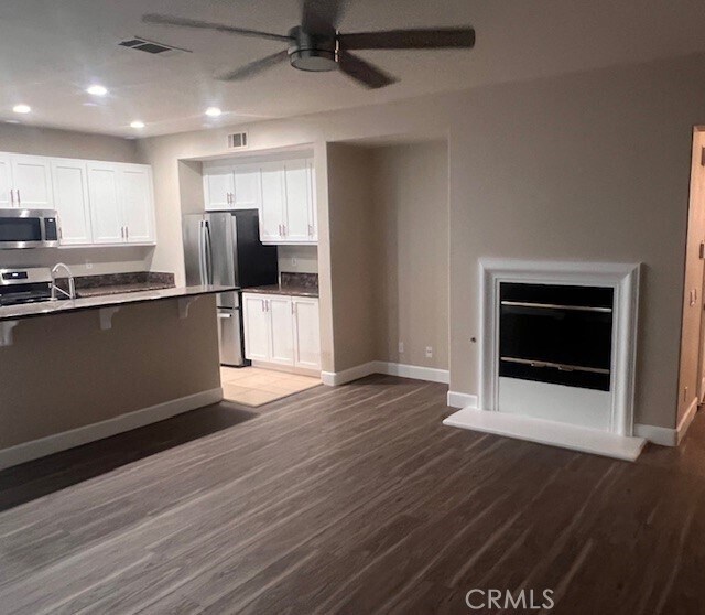 Building Photo - 6922 Monaco Pkwy