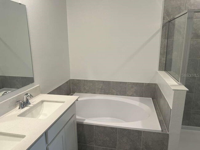 Building Photo - 130 Nine Iron Dr