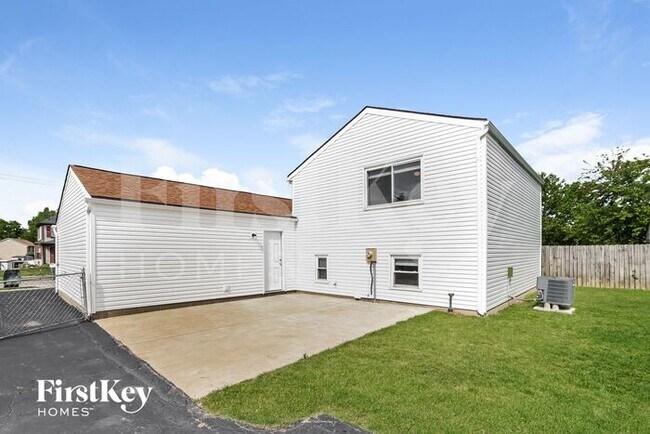 Building Photo - 1605 Rock Creek Dr