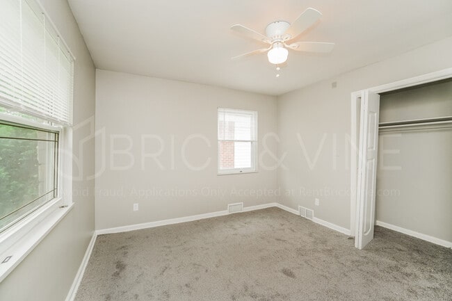 Building Photo - 919 S Warren Ave