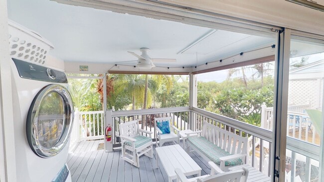Building Photo - $3,800/mo - Furnished 2-Bed/1.5-Bath Townh...