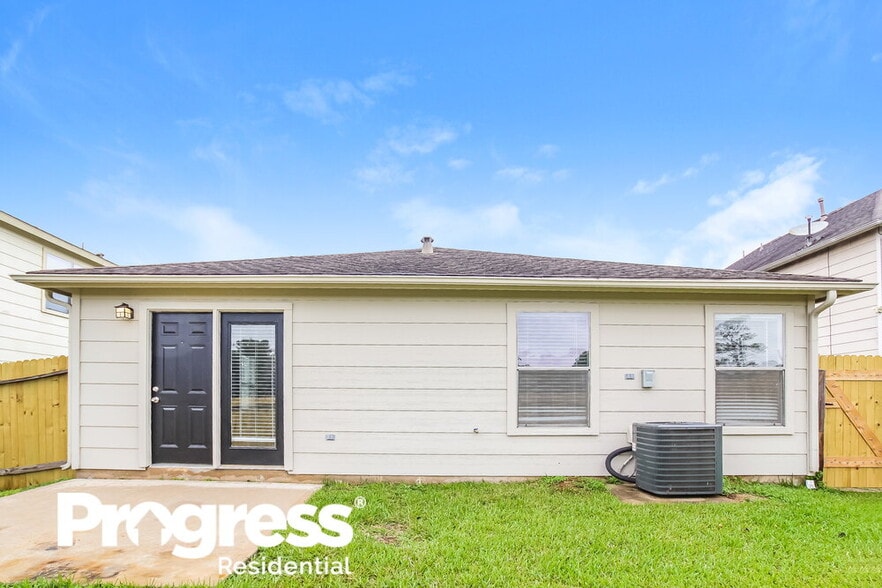 Building Photo - 22831 Twisting Pine Dr