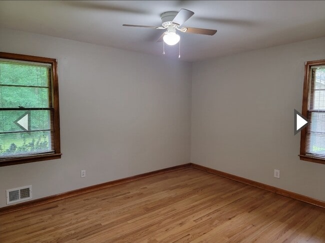 Building Photo - 2965 Bobolink Dr