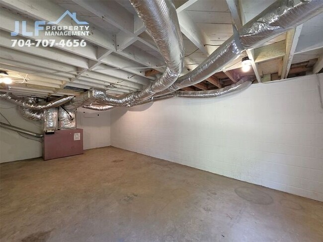 Building Photo - Fully Renovated 3 Bed/1 Bath Cottage in Wo...