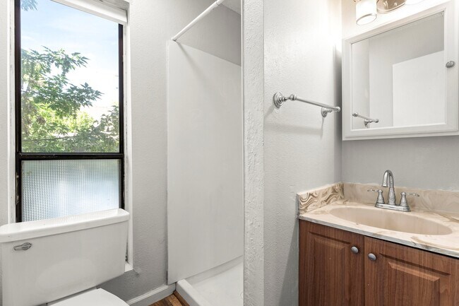 Building Photo - Goss Street Apartments