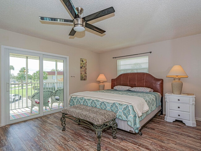 Building Photo - 74 Royal Oak Ct