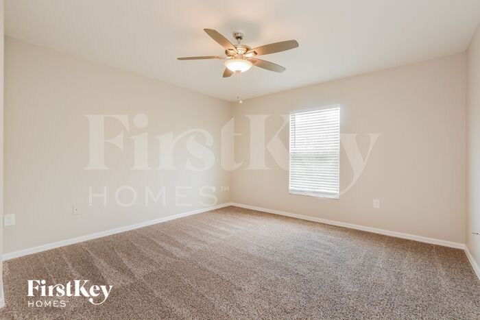 Building Photo - 31845 Sunpark Cir