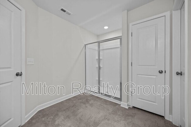 Building Photo - 63 Village Edge Dr