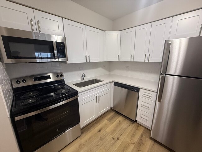 Building Photo - 110 N Kenilworth Ave