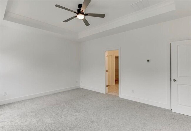 Building Photo - 5603 W Pine St