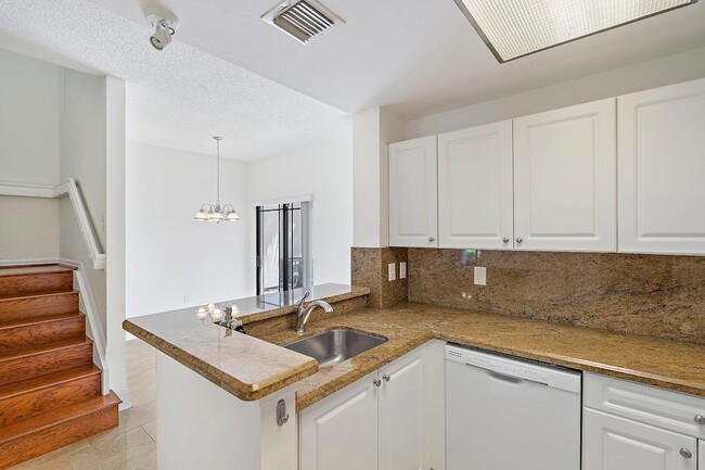 Building Photo - 2803 Sarento Pl