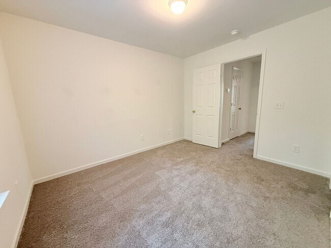 Building Photo - 57 Red Ln