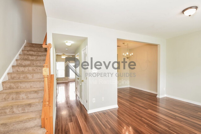 Building Photo - 5504 Springwater Ln